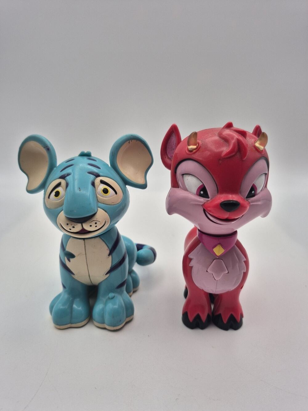 Vintage Neopets Blue Kougra and Red Lxi Interactive Thinkway Toys 2002 UNTESTED